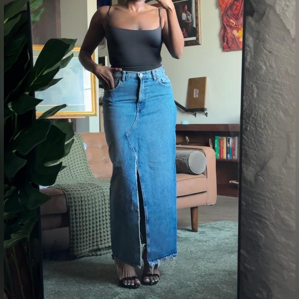 Zara TRF Light Blue Denim Maxi Skirt with Slit 100% Cotton, Size L (Tailored)
